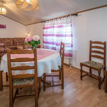 Apartment Sandra Krk Krk Town Eksteriør bilde