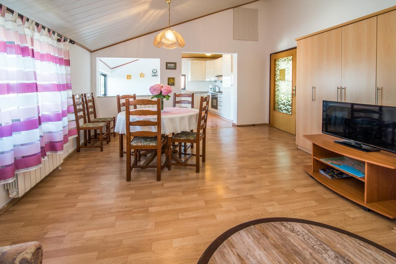 Apartment Sandra Krk Krk Town Eksteriør bilde